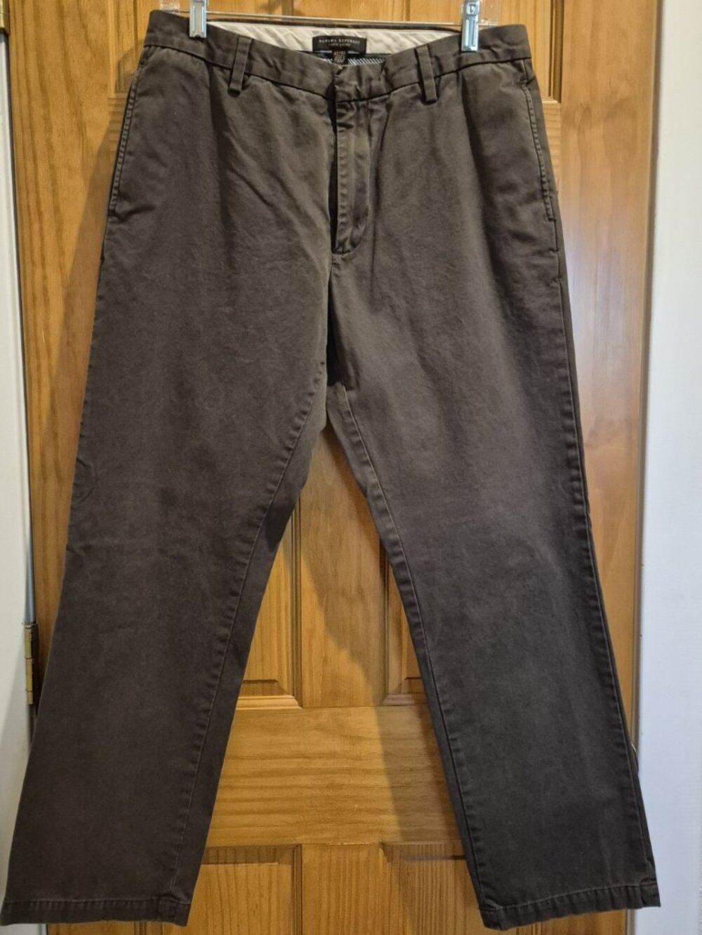 Banana Republic Gavin Chinos in Dark Green Khaki